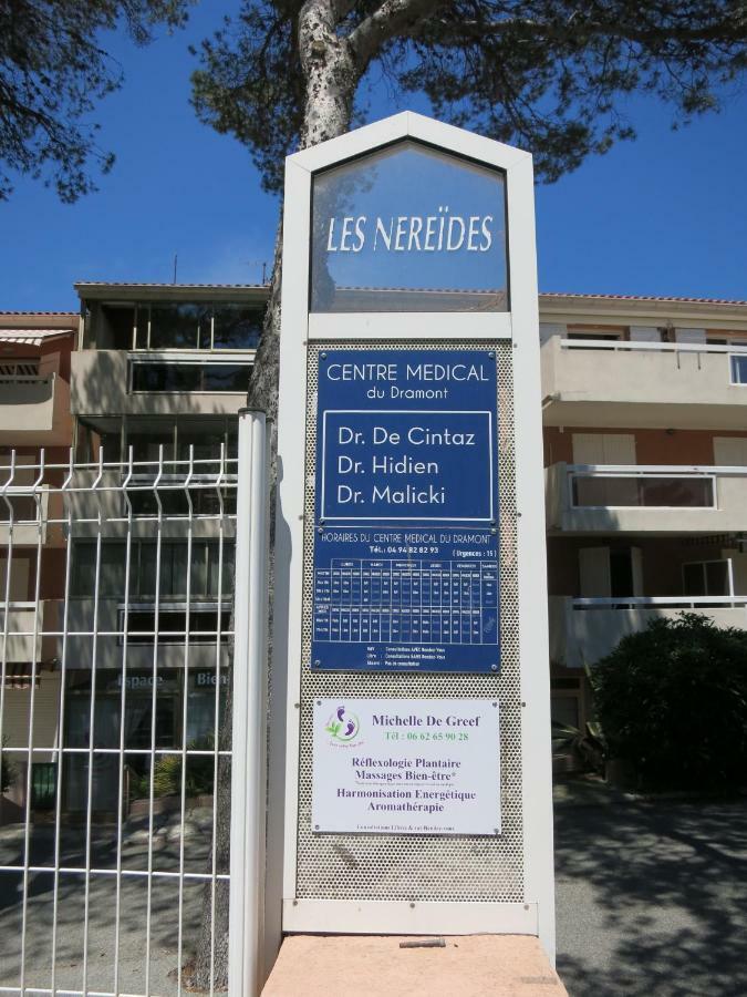 Joli A Front De * Saint-Raphael (Var)