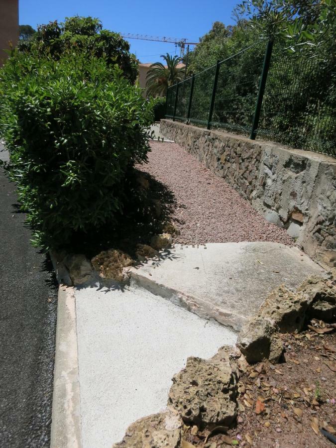 Joli A Front De Appartement